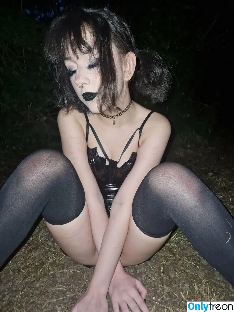 carolinemeeoww nude photo #0001 (carolinemeeow)