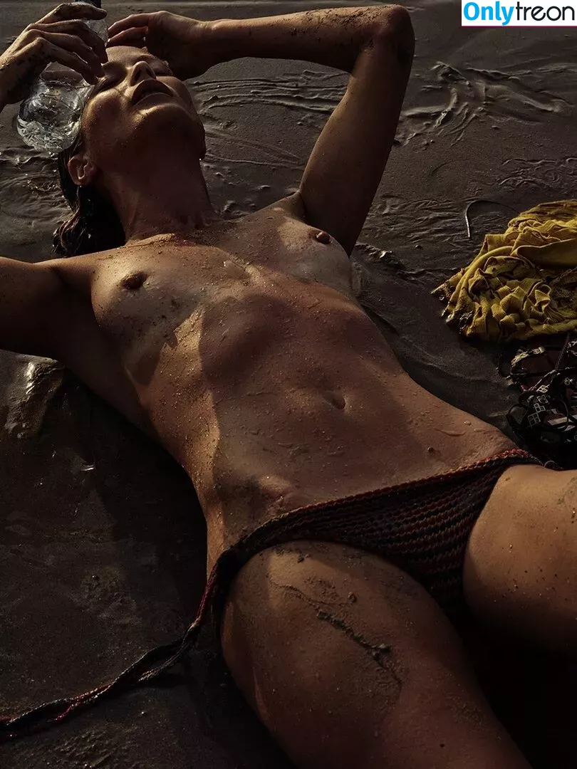 Carolyn Murphy nude photo #0029 (Carolyn Murphy)