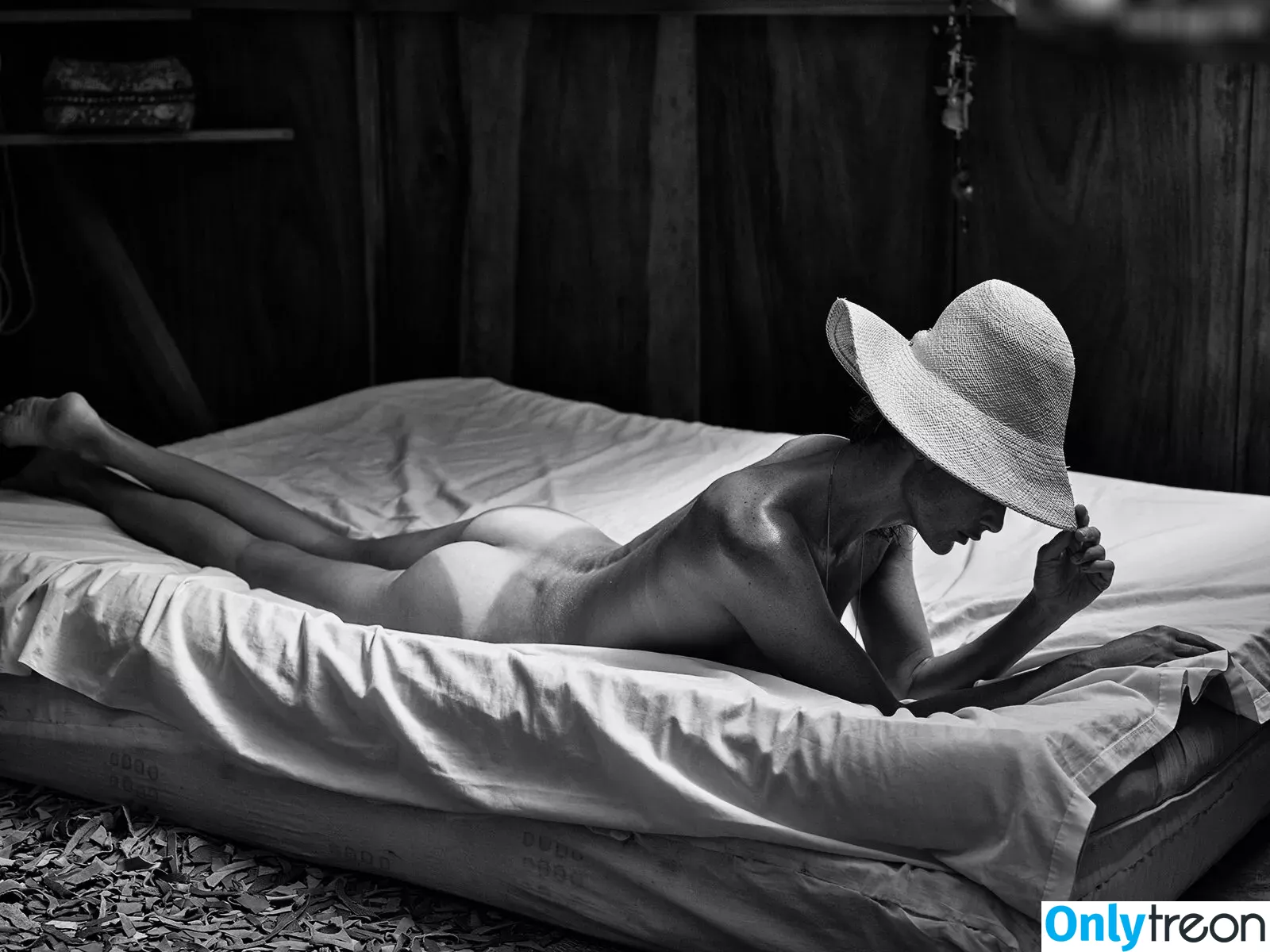 Carolyn Murphy nude photo #0036 (Carolyn Murphy)