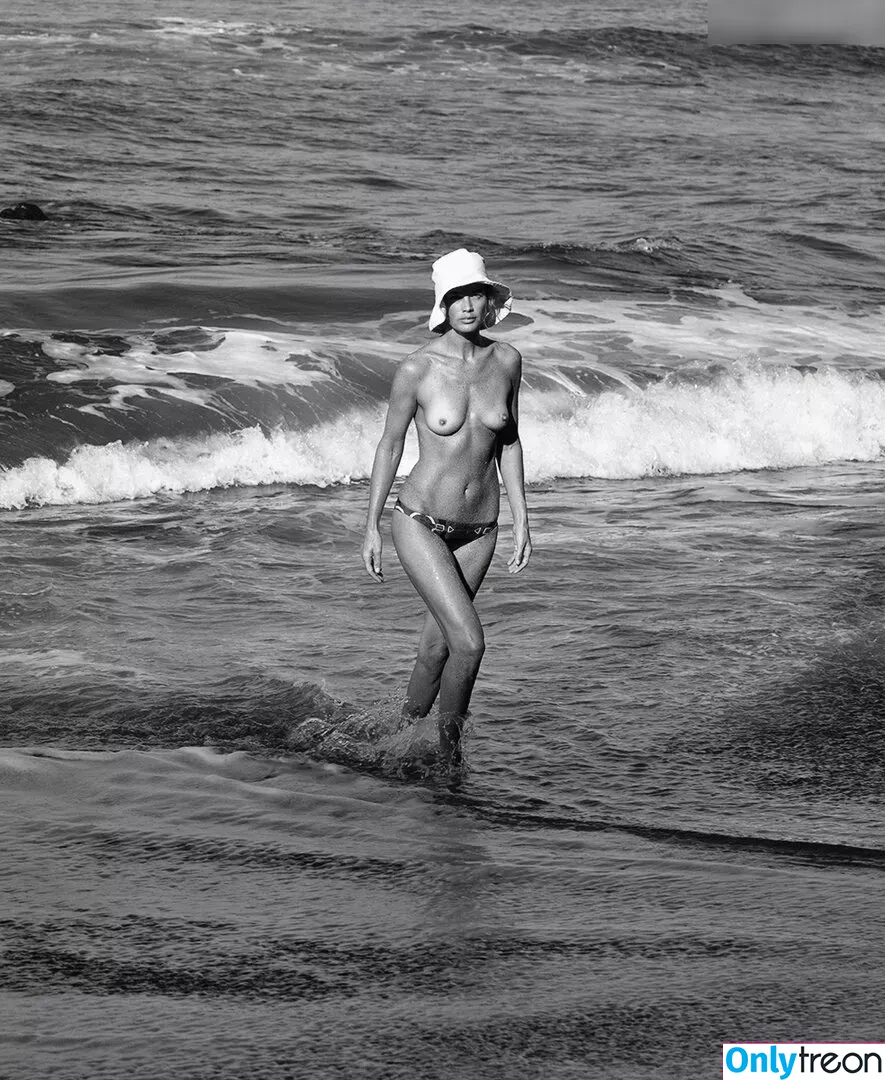 Carolyn Murphy nude photo #0044 (Carolyn Murphy)