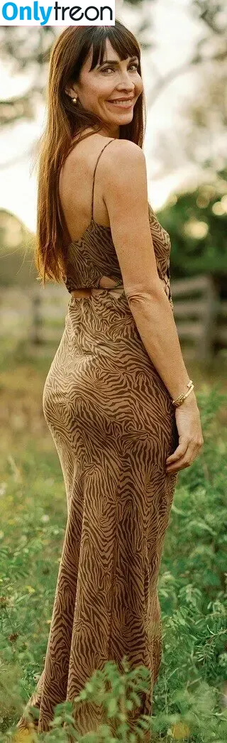 Carrie Gebb nude photo #0035 (Driftwood Maui / driftwoodmaui)