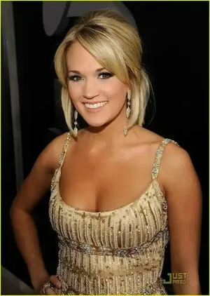 Carrie Underwood / carrieunderwood / saraunderwood фото голая #0011