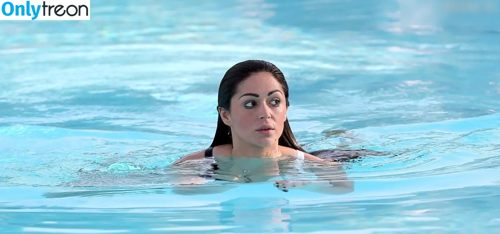 Casey Batchelor голая photo #0220 (caseybatchelor1)