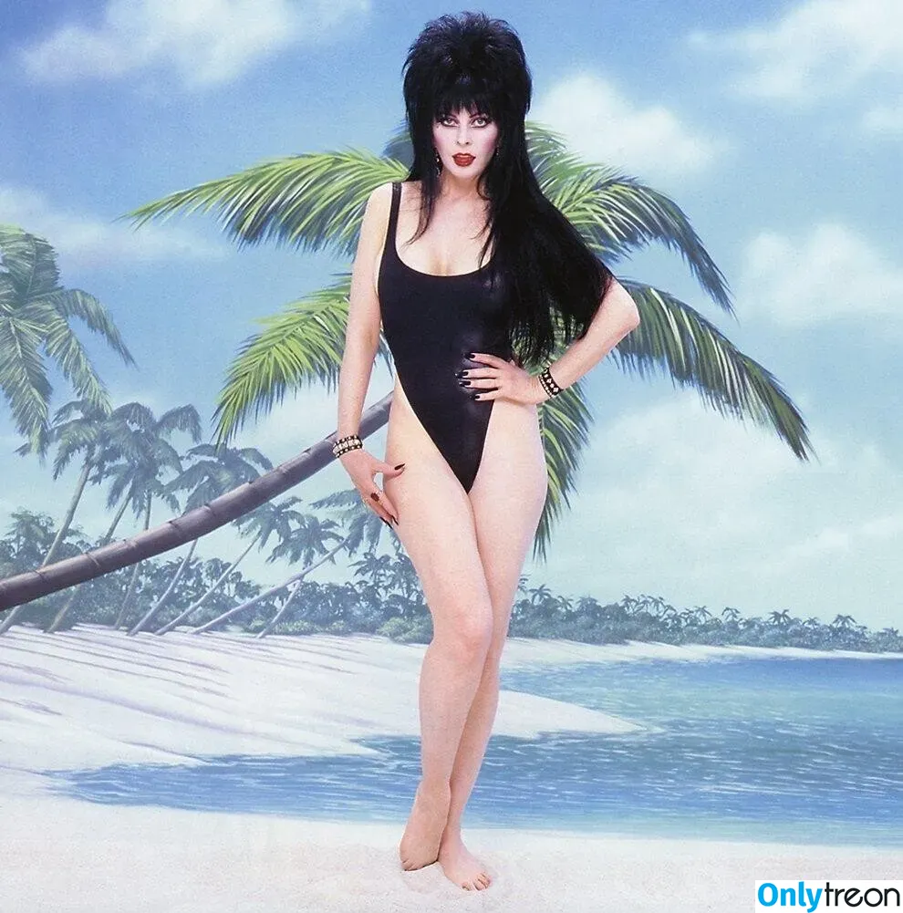 Cassandra Peterson голая photo #0014 (Elvira / therealelvira)