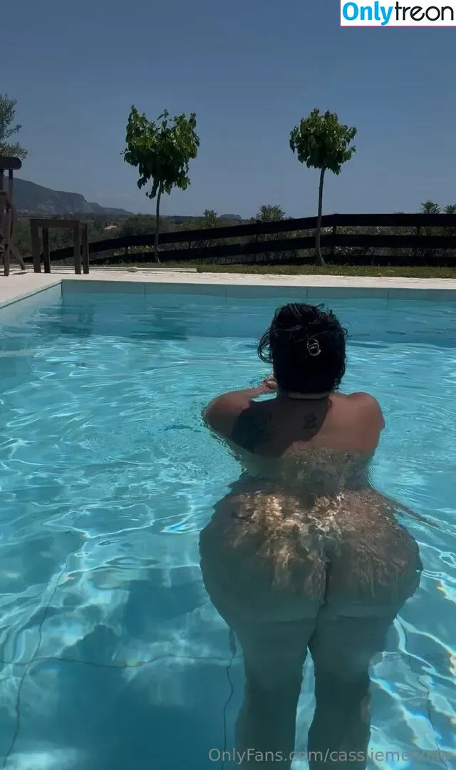 Cassiiemelinda nude photo #0012 (Cassiiemelinda)