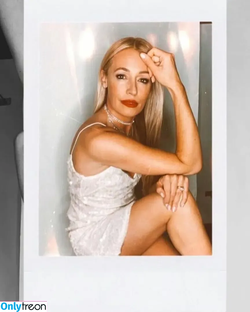 Cat Deeley nude photo #0151 (catdeeley)