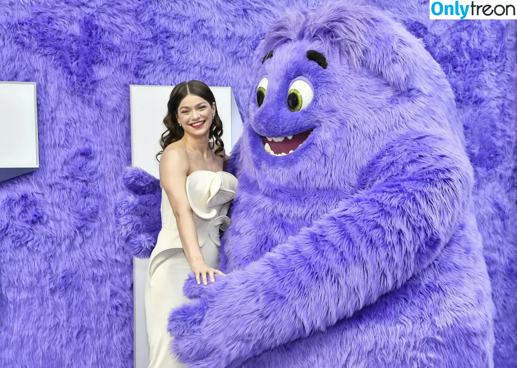 Catharine Daddario голая photo #0003 (catdaddario)