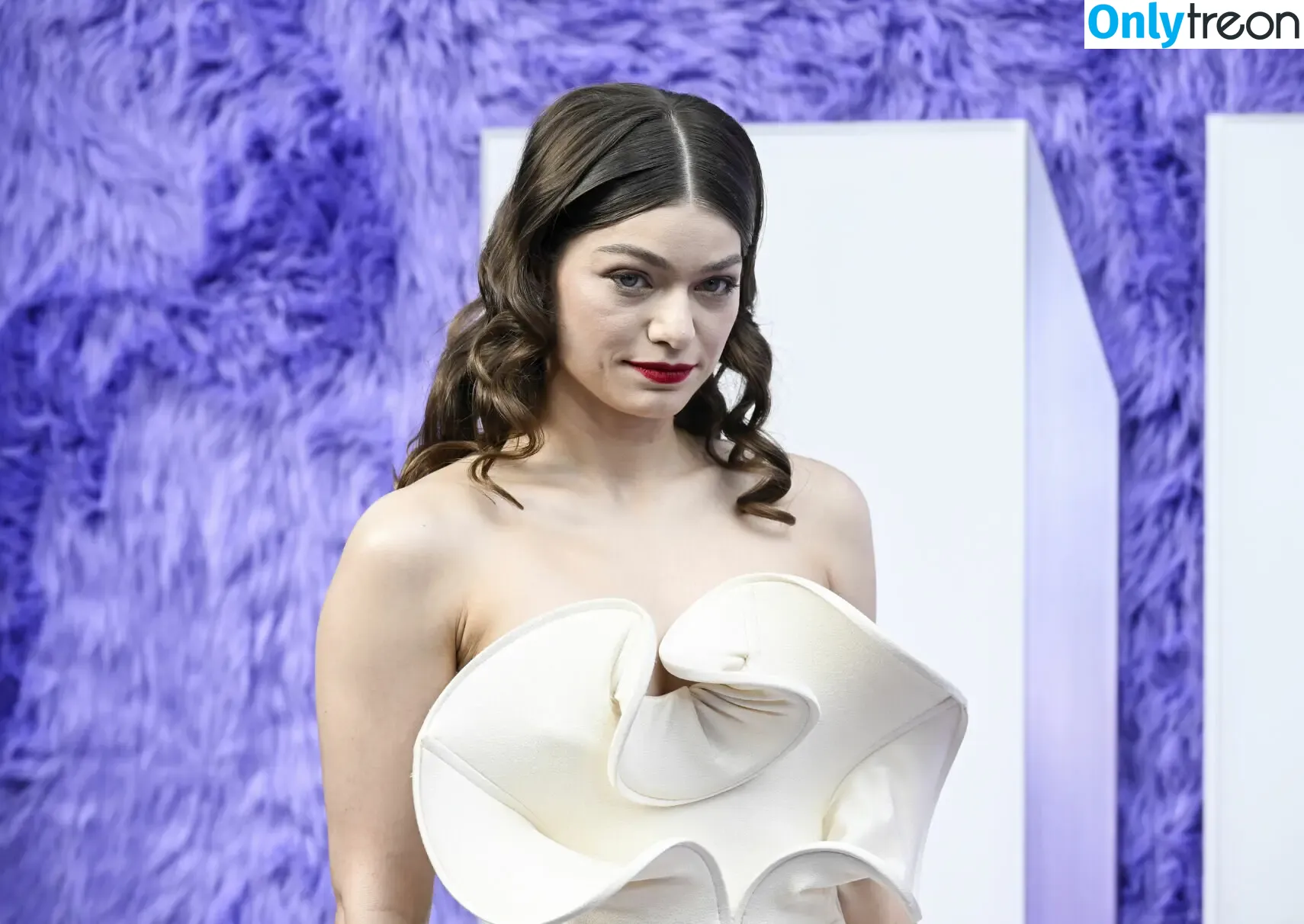 Catharine Daddario голая photo #0010 (catdaddario)