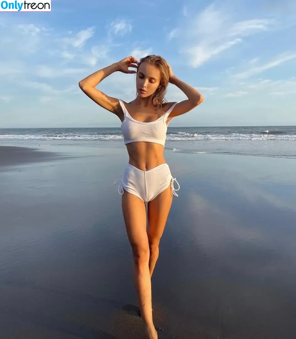 Catherine Enn nude photo #0012 (enn.catherine)
