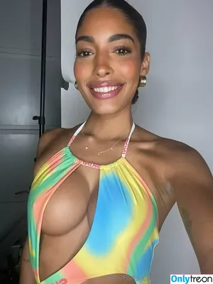 Catherine Marshall / Love Island USA S6 / candytoesbby nude photo #0019
