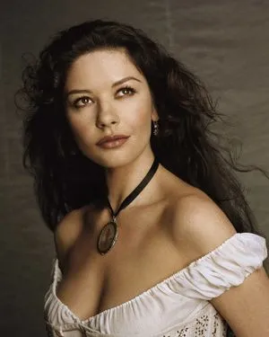 Catherine Zeta-Jones / catherinezetajones nude photo #0013