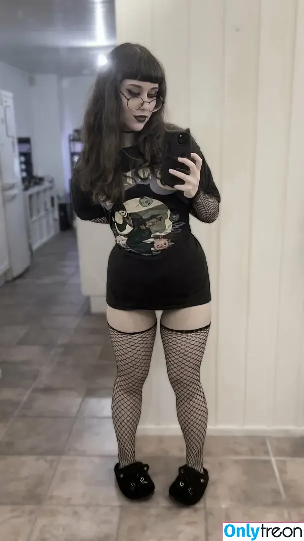 catluvsfrogs nude photo #0005 (catluvsfrogs)