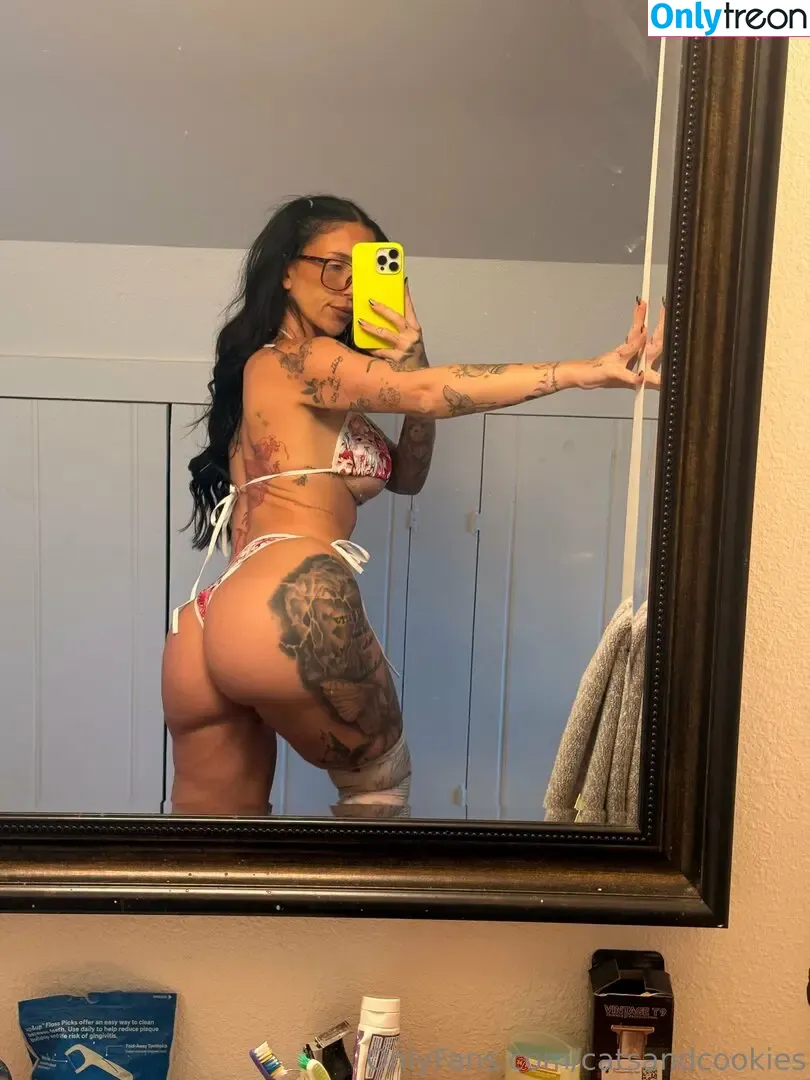 Catsandcookies nude photo #0136 (sunflowerpixxie)