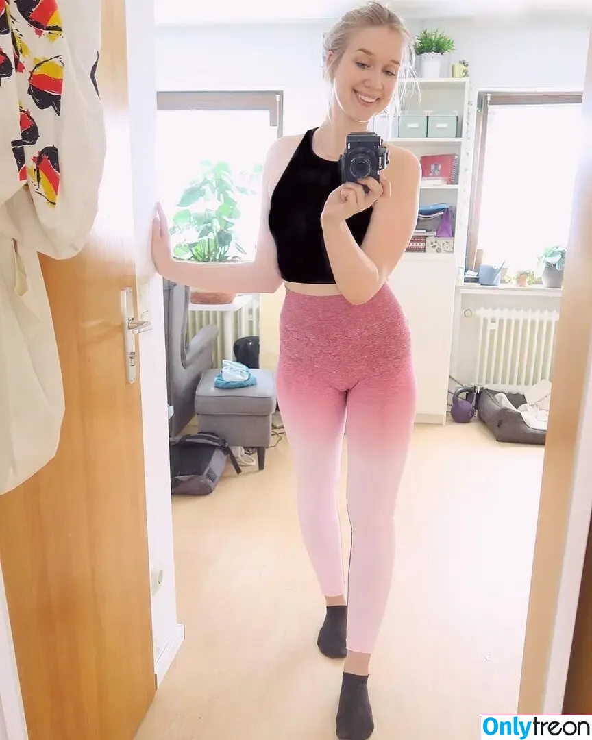 Catycake голая photo #0009 (Catycake)