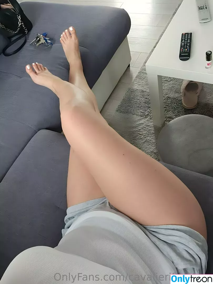 cavalierifeetfree nude photo #0088 (funwifelife)