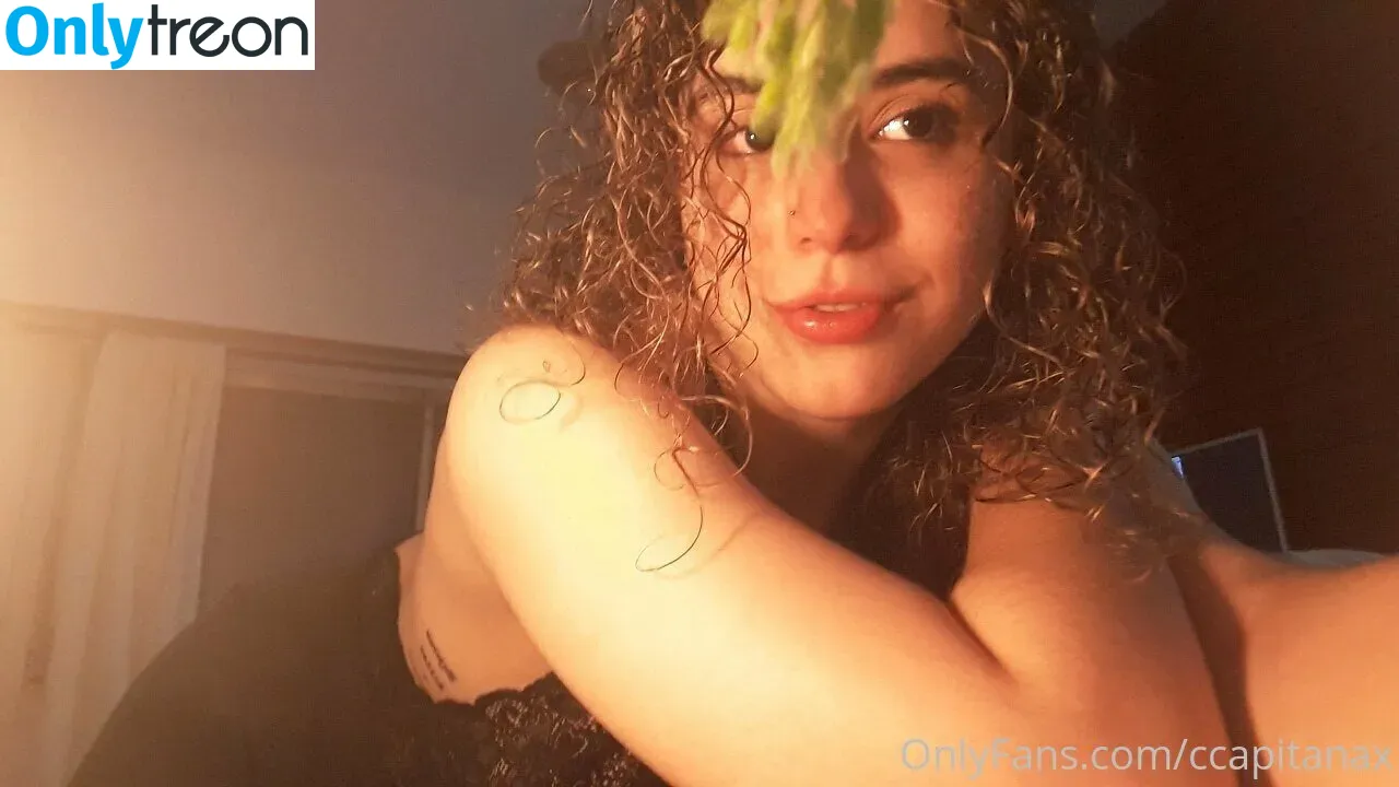 ccapitanax nude photo #0005 (lpapa09)