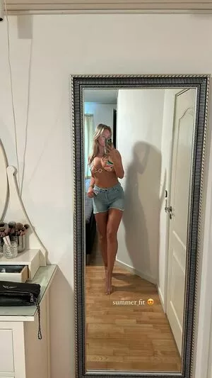 Cecilie Hoyer / cecilie_hoyer nude photo #0068