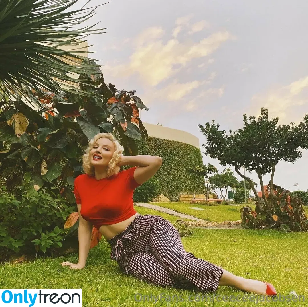 Ceeceejacobsen голая photo #0012 (Ceeceejacobsen)