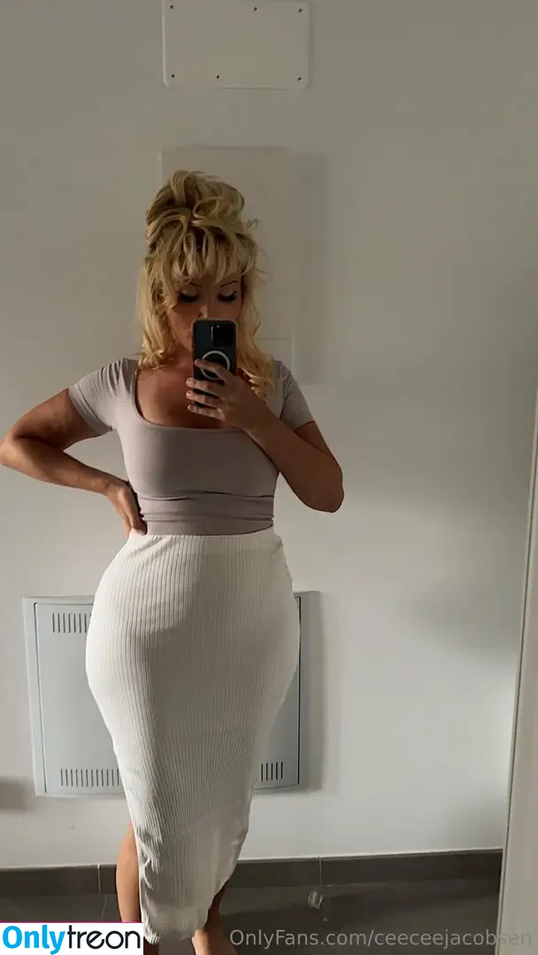 Ceeceejacobsen голая photo #0014 (Ceeceejacobsen)
