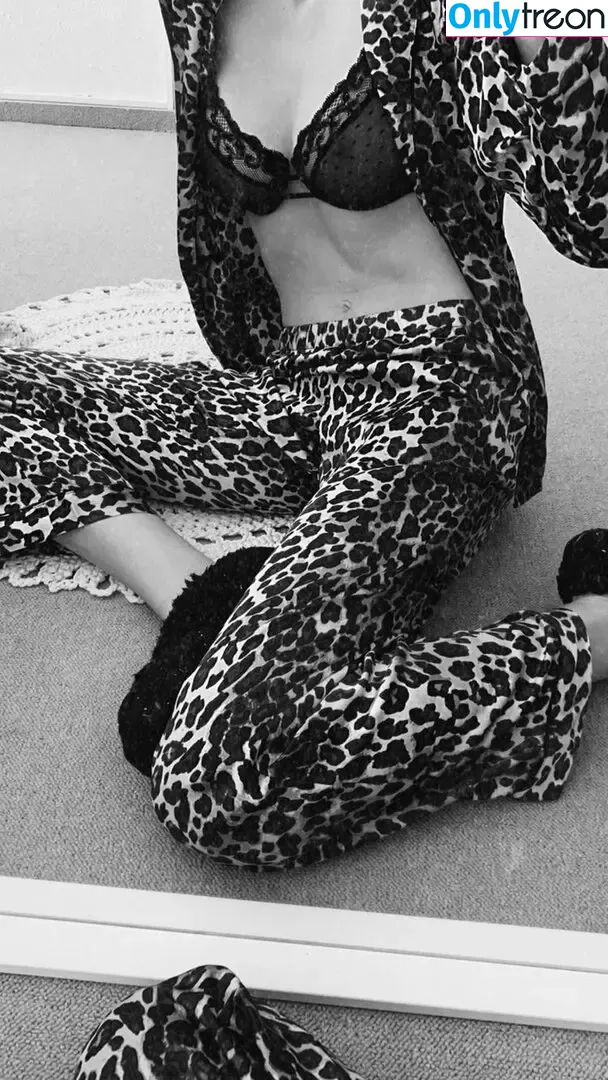 Celine Bethmann nude photo #0008 (celinebethmann)