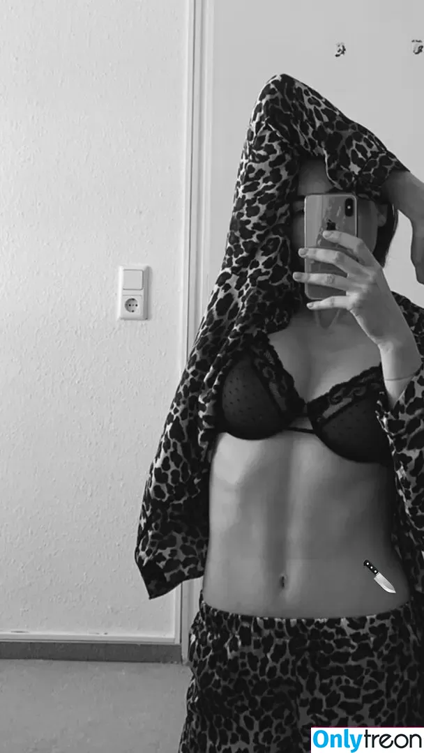 Celine Bethmann голая photo #0009 (celinebethmann)