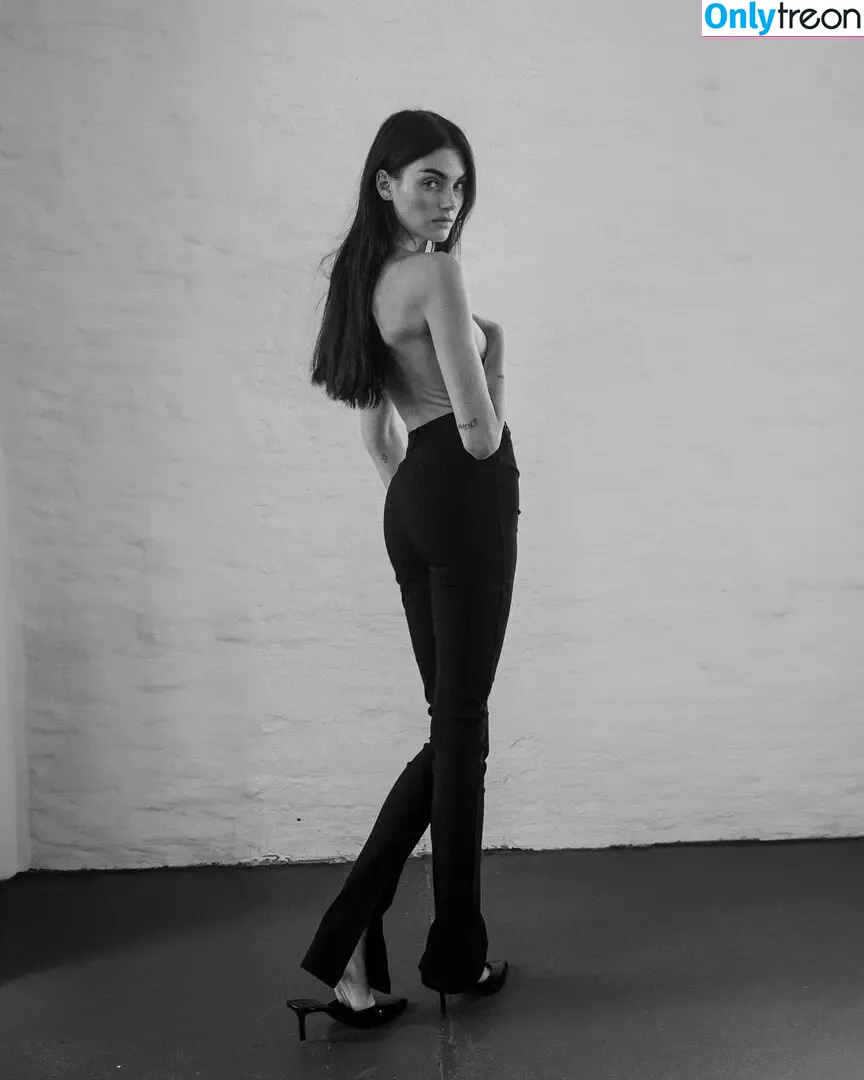 Celine Bethmann голая photo #0203 (celinebethmann)