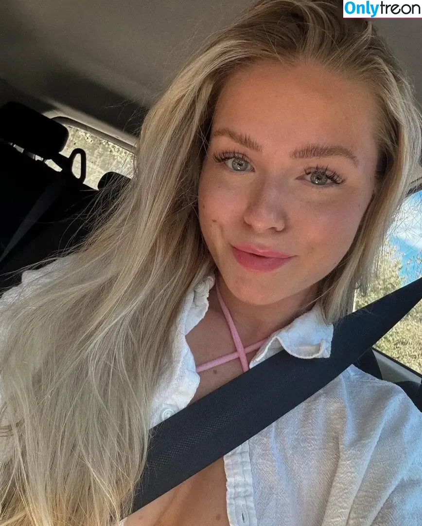 Celine Nadolny nude photo #0023 (celinenl)