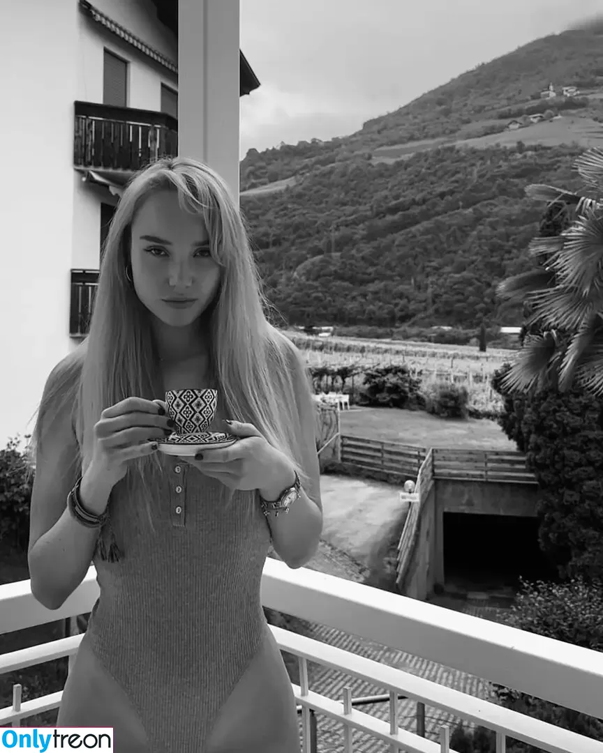 celinealbar nude photo #0015 (celinealbar)