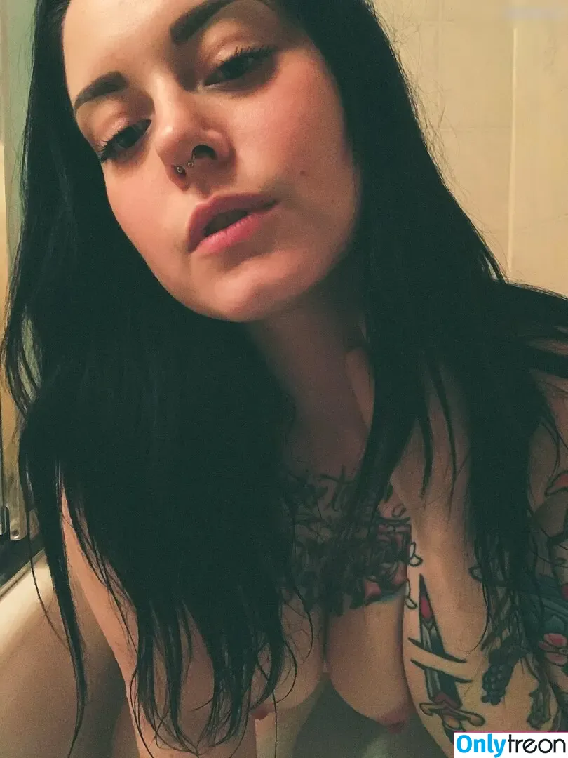 Ceres Suicide nude photo #2960 (ceres__suicide / ceressuicide)