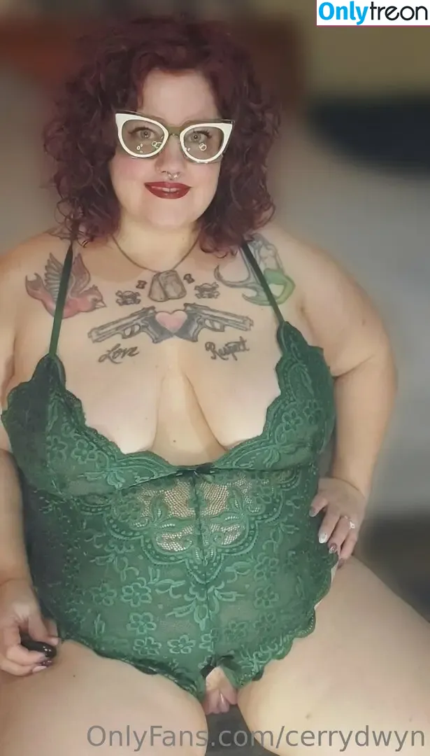 cerrydwyn nude photo #0041 (mom_squared062)