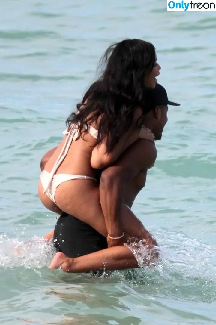 Chanel Iman nude photo #0207 (chaneliman)