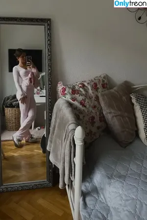  nude photo #0007