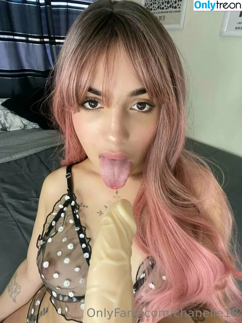chanelle18 nude photo #0041 (chanellelimm)