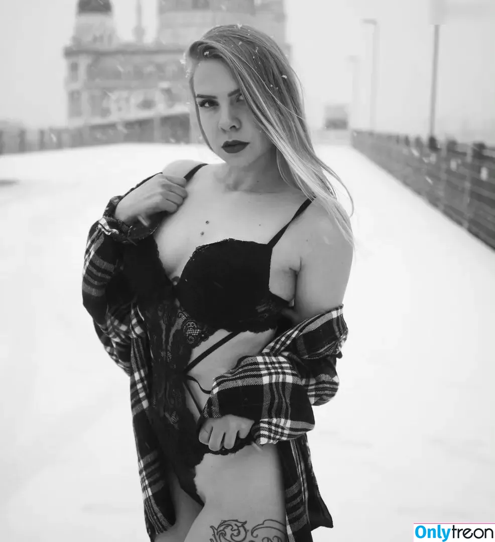 Chanessa nude photo #0068 (_.chxnessa._ / chanessa9 / u126042623)