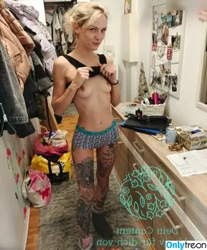 Chantal Christina Schmidt / christina.das.farmgirl / missfarmgirlxs nude photo #0002