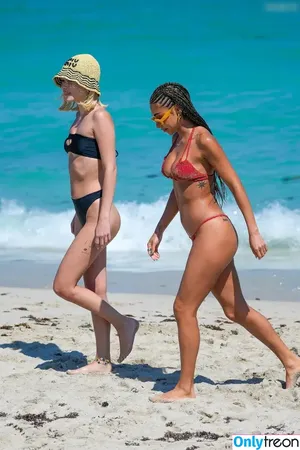 Chantel Jeffries / Ceejay the DJ / ChantelJeffries nude photo #2193
