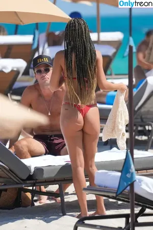 Chantel Jeffries / Ceejay the DJ / ChantelJeffries фото голая #2203