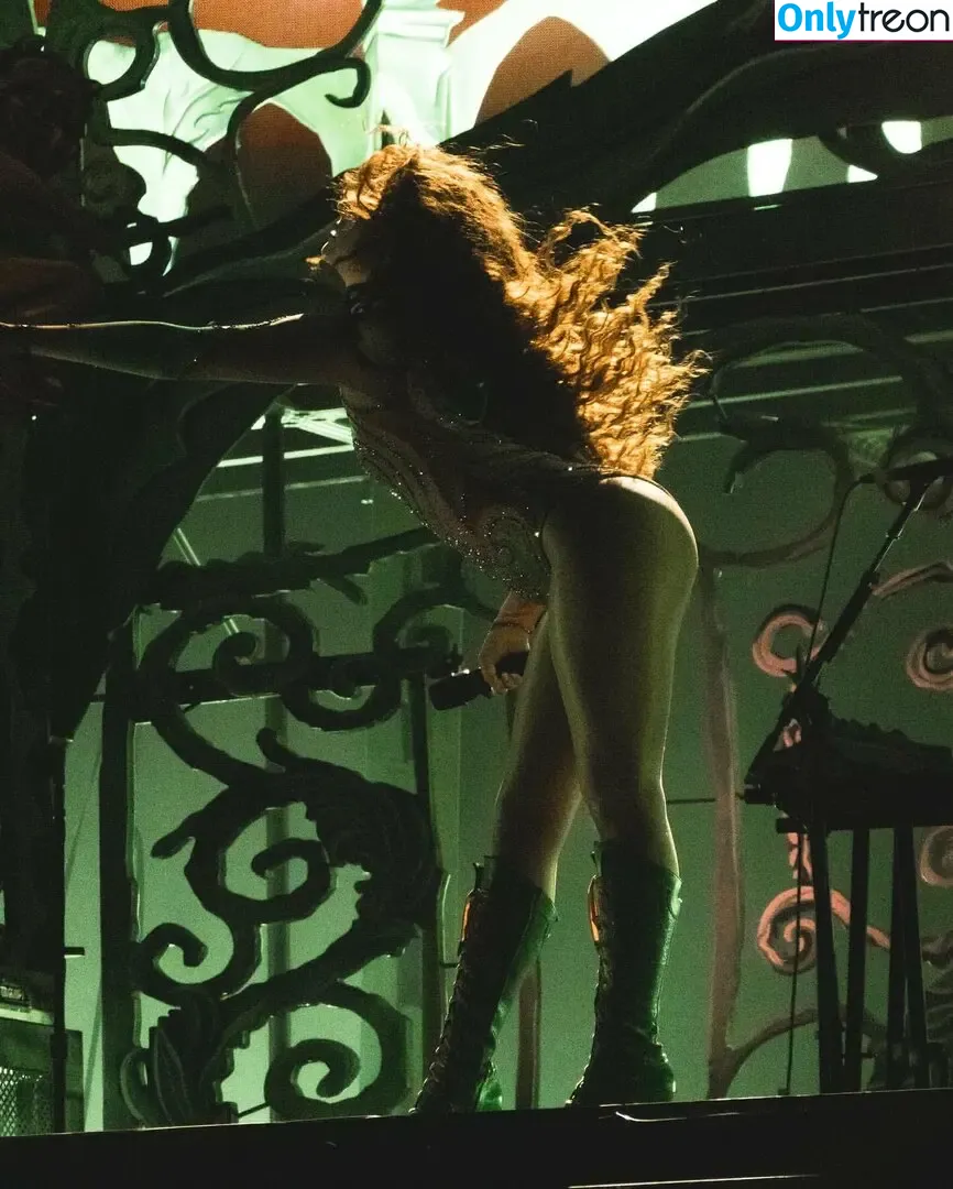 Chappell Roan nude photo #0554 (chappellroan / rosybeetles)