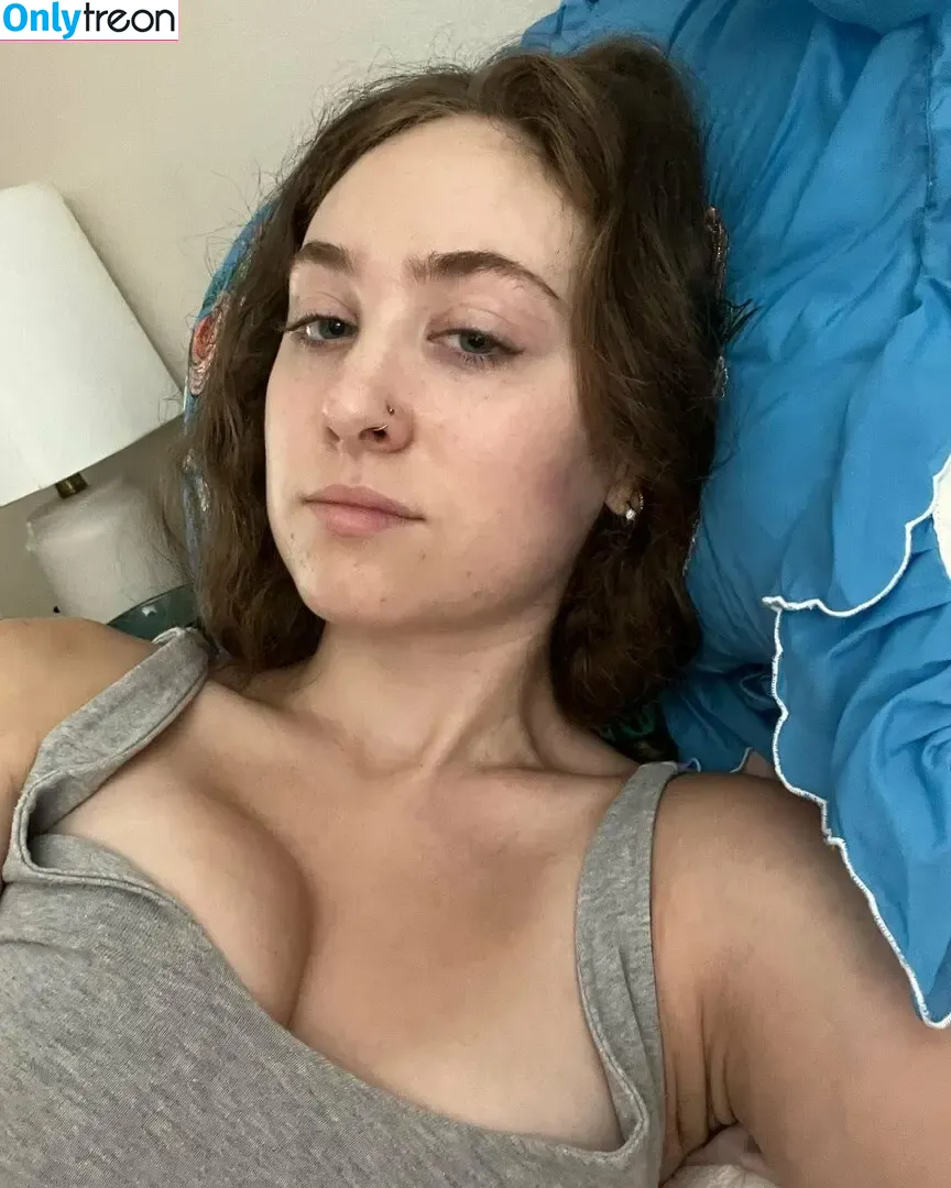 Chappell Roan nude photo #0556 (chappellroan / rosybeetles)