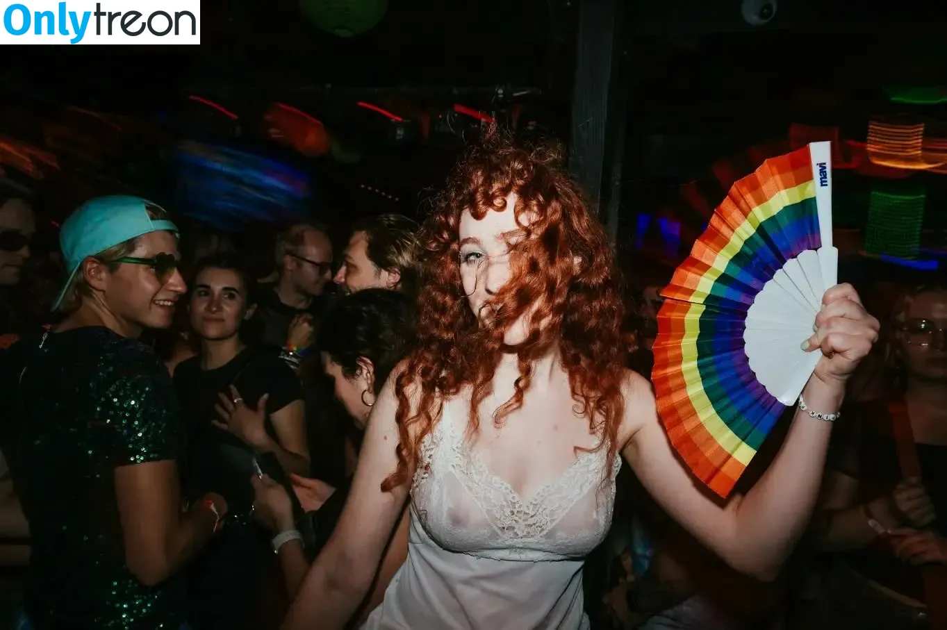 Chappell Roan nude photo #0586 (chappellroan / rosybeetles)