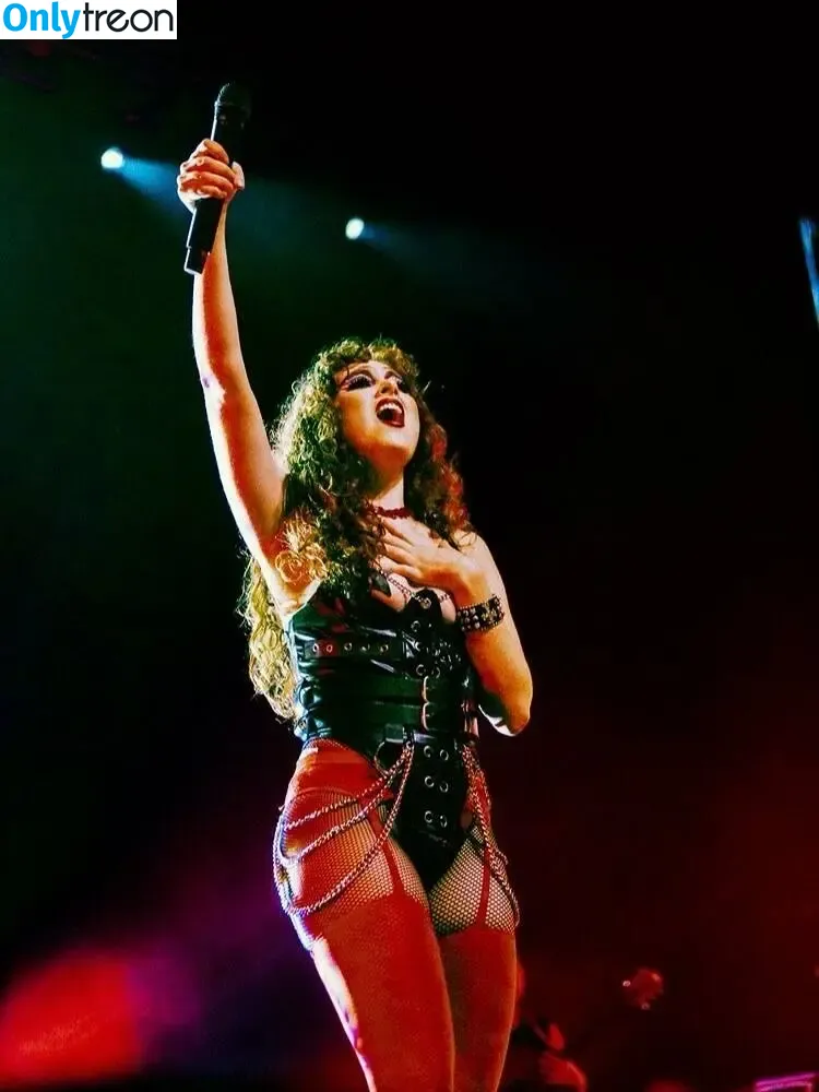 Chappell Roan nude photo #0606 (chappellroan / rosybeetles)