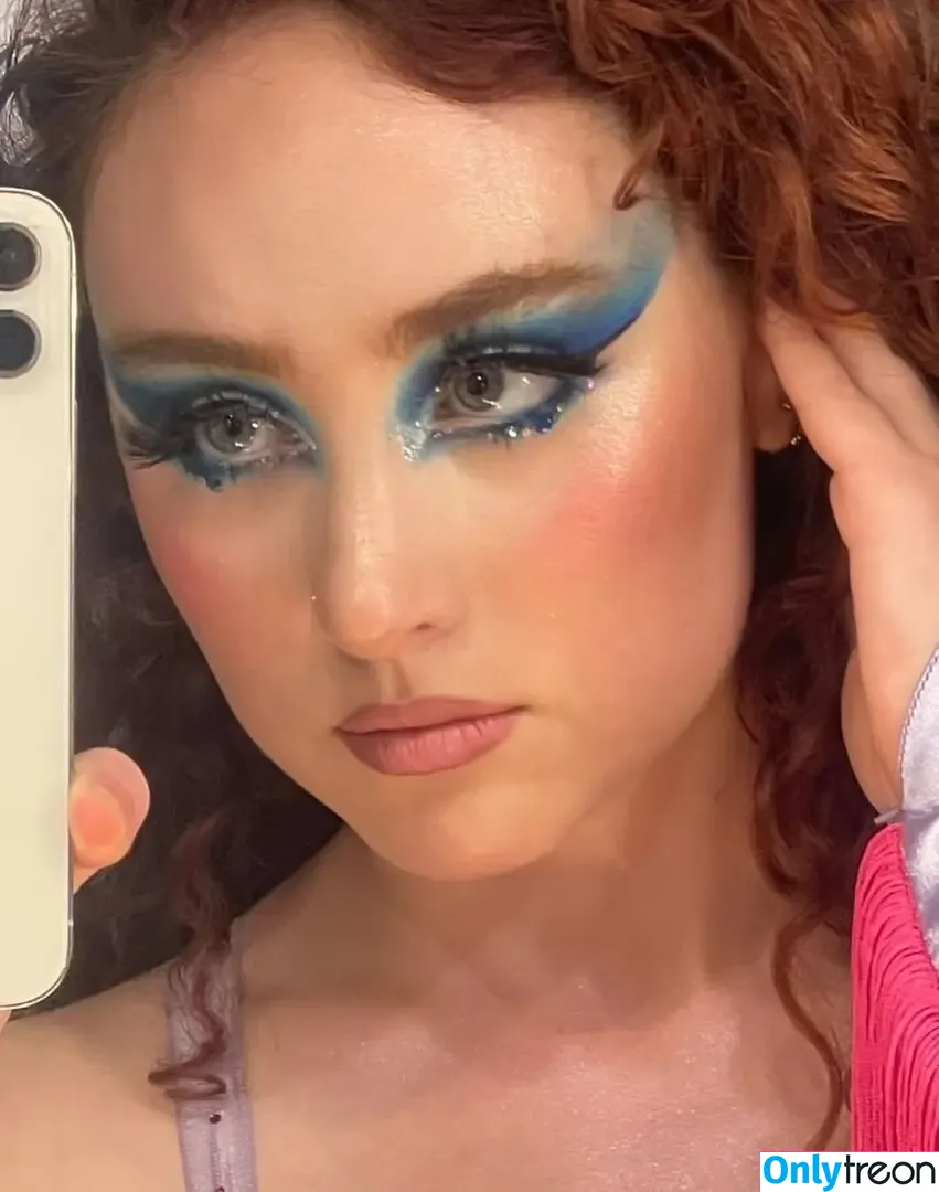 Chappell Roan nude photo #0612 (chappellroan / rosybeetles)