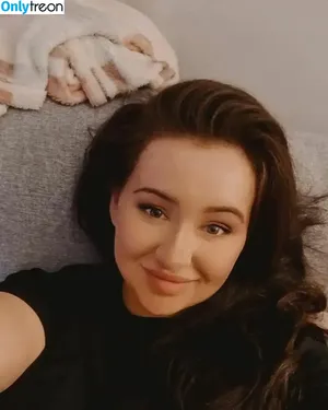 char.lloyd / cherlloyd фото голая #0024