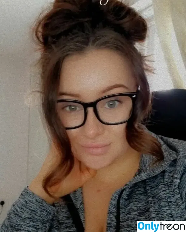 char.lloyd голая photo #0017 (cherlloyd)