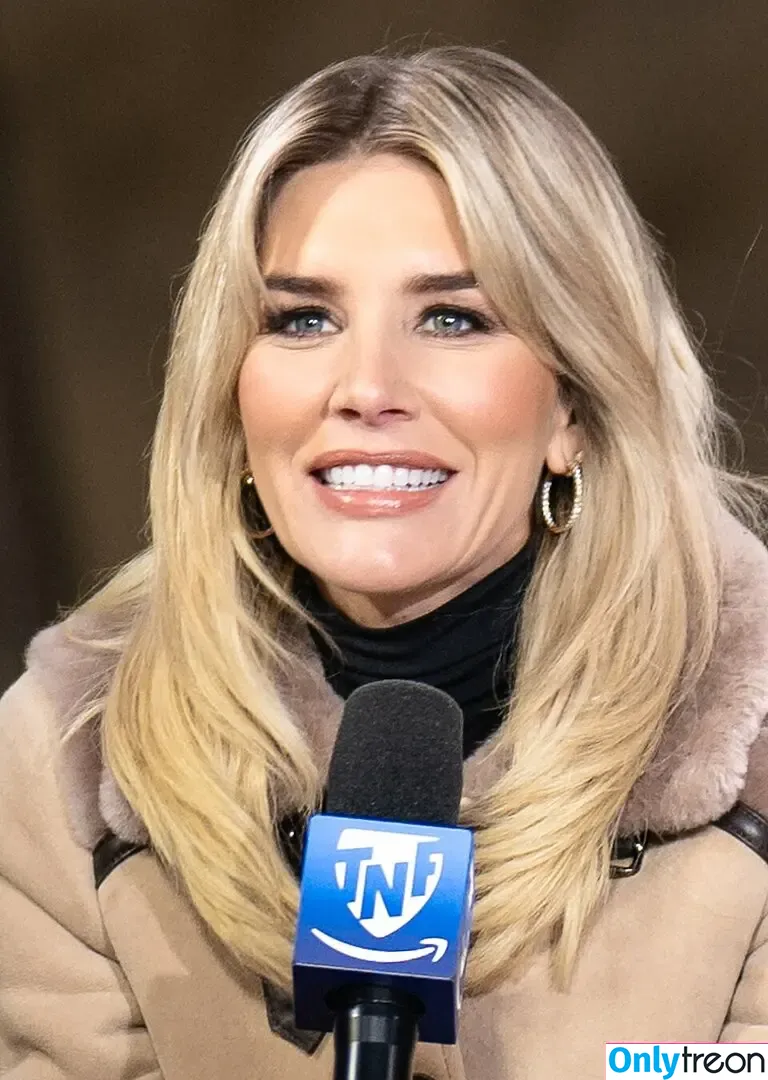 Charissa Thompson nude photo #0080 (Sportscaster / charissajthompson)