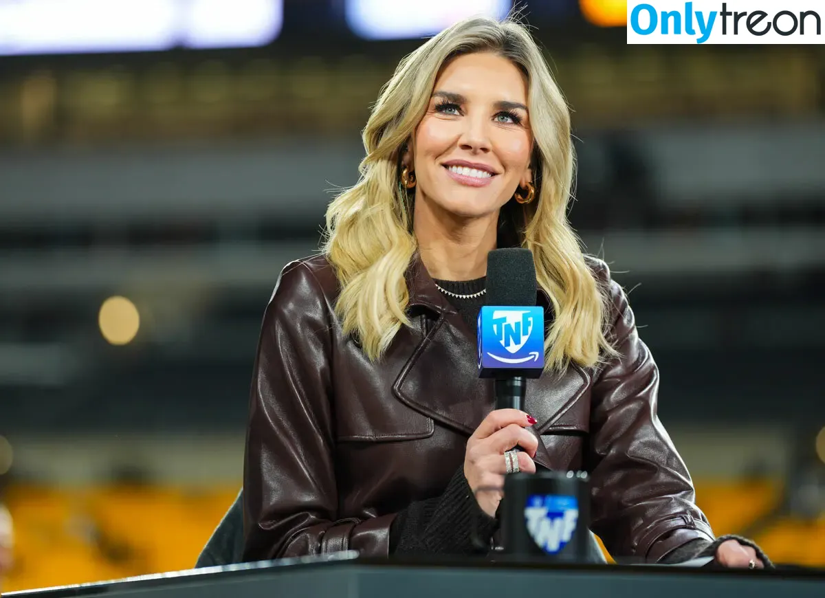 Charissa Thompson nude photo #0084 (Sportscaster / charissajthompson)