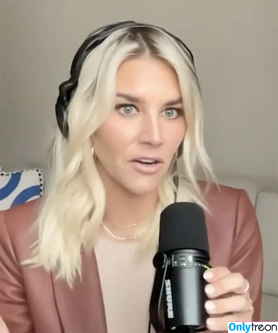 Charissa Thompson nude photo #0097 (Sportscaster / charissajthompson)