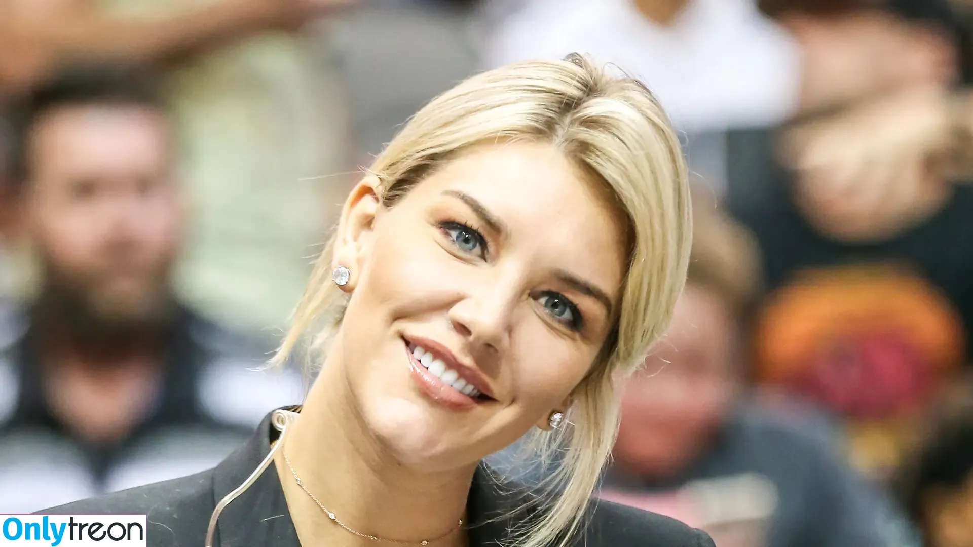Charissa Thompson nude photo #0098 (Sportscaster / charissajthompson)