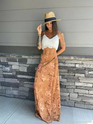 charleexxxrose / piercedpussy_char nude photo #0021