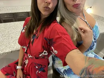 charleexxxrose / piercedpussy_char nude photo #0023